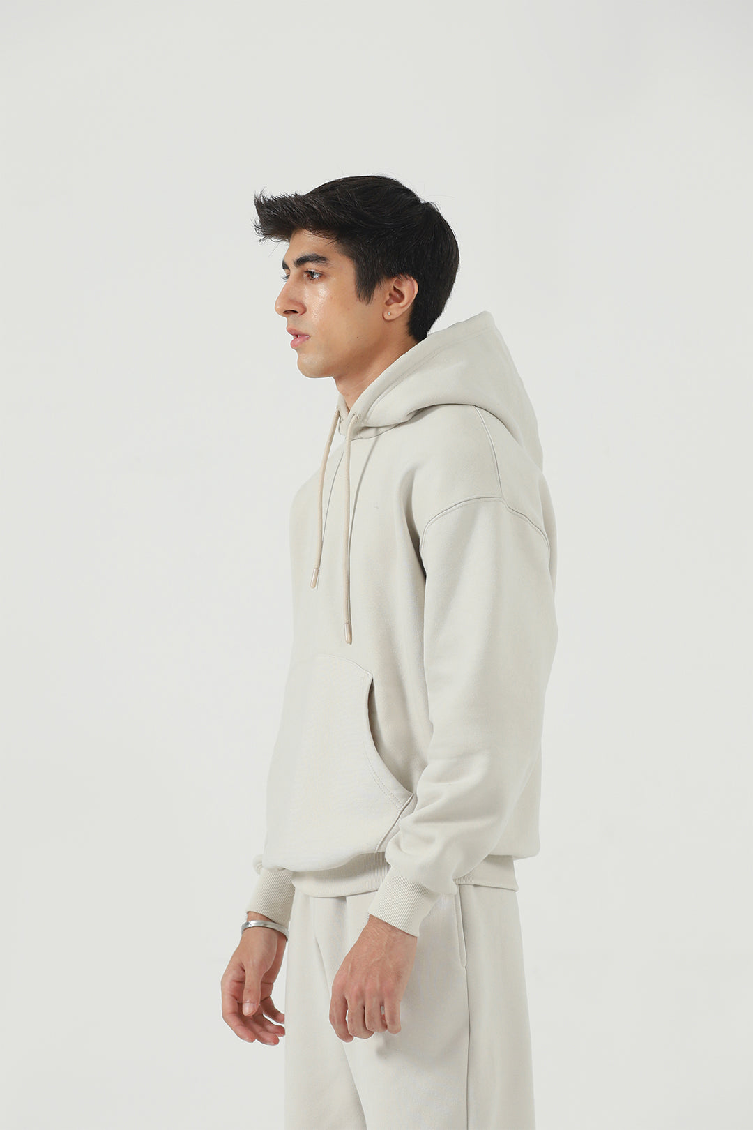 BASIC OVERSIZED HOODIE