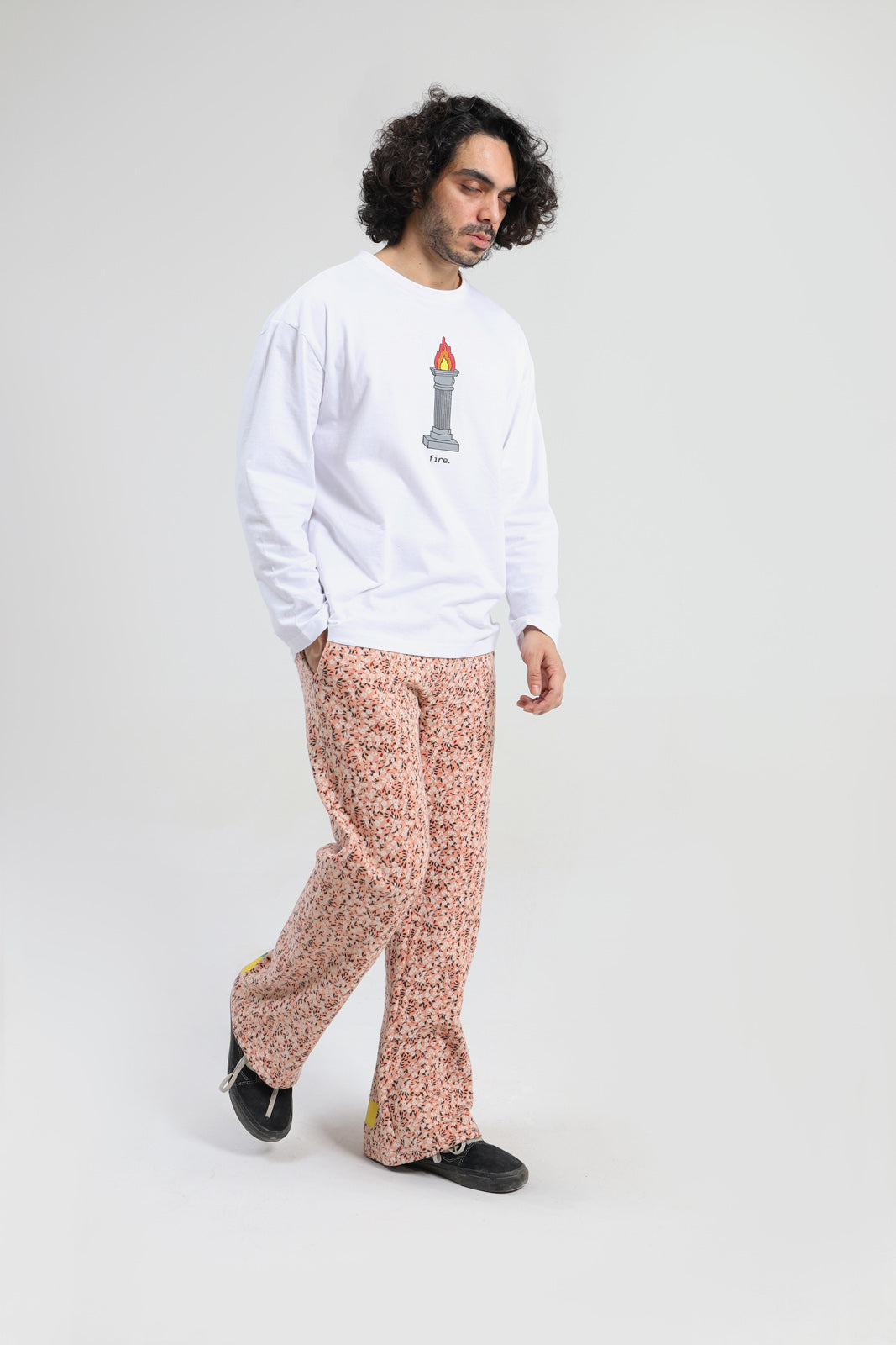 WHITE FIRE PILLAR CREW NECK