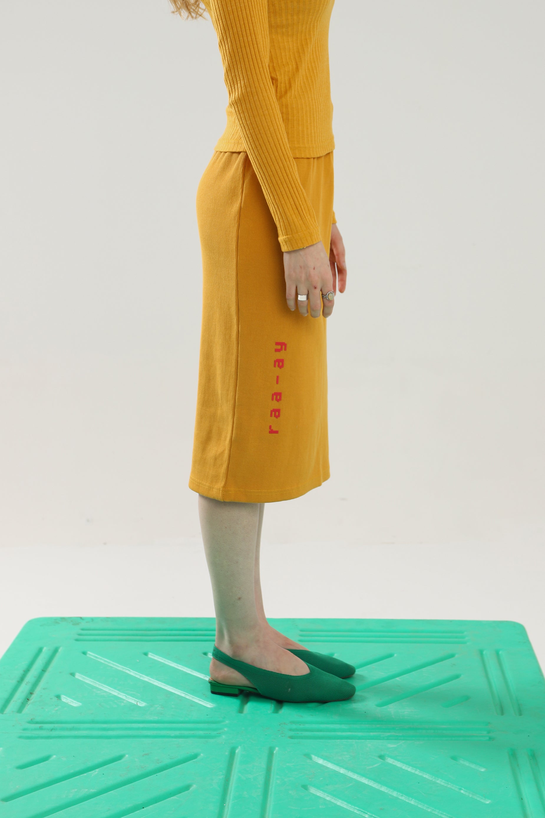 KNIT MIDI SKIRT – raa-ay